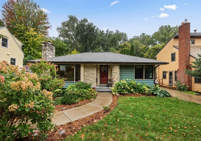 Photo 1 of Single family home for sale at 40 Upton Ave S, Minneapolis, MN 55405 | MLS# 7147943 | Listing updated on 2026-10-03