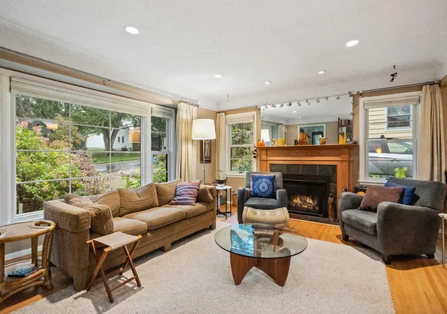 Photo 2 of Single family home for sale at 40 Upton Ave S, Minneapolis, MN 55405 | MLS# 7147943 | Listing updated on 2026-10-03