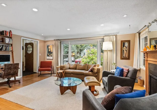Photo 4 of Single family home for sale at 40 Upton Ave S, Minneapolis, MN 55405 | MLS# 7147943 | Listing updated on 2026-10-03