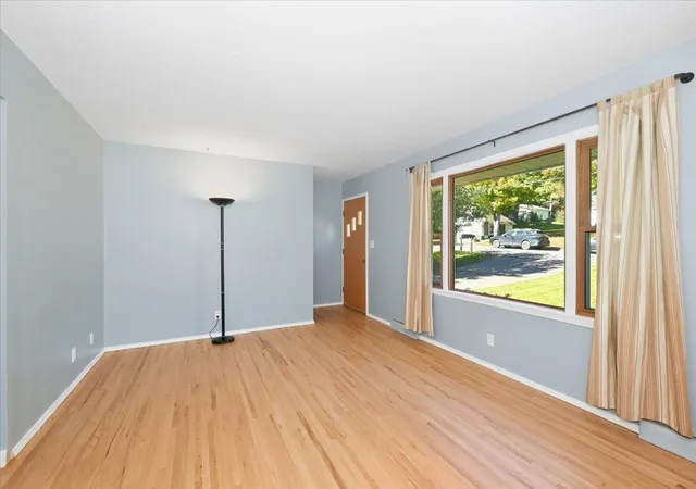 Photo 3 of Single family home for sale at 1614 Linzie Rd, Duluth, MN 55811 | MLS# 7147950 | Listing updated on 2026-10-08