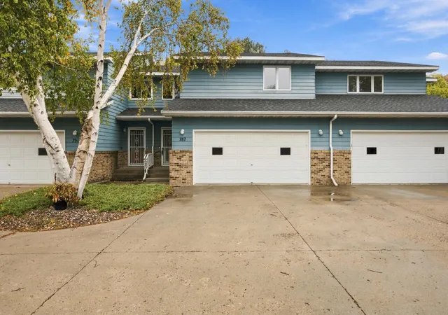 Condo for sale at 787 Royal Oaks Dr N, Fargo, ND 58102 | MLS# 7147952