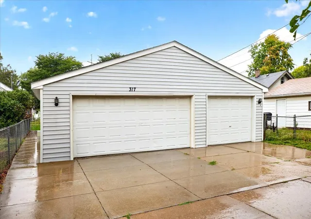 Photo 4 of Single family home for sale at 317 6th Avenue S, South Saint Paul, MN 55075 | MLS# 7147956 | Listing updated on 2026-09-22