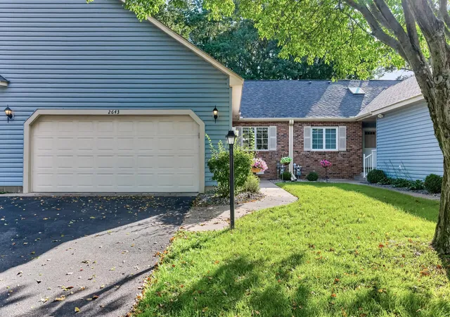 Photo 1 of Single family home for sale at 2643 Lake Ct Cir, Saint Paul, MN 55112 | MLS# 7147967 | Listing updated on 2026-10-05