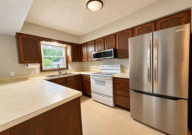 Photo 2 of Sale Pending at 408 17th Avenue Ne, Waseca, MN 56093 | MLS# 7147969 | Listing updated on 2026-10-12