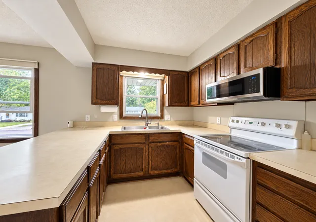 Photo 3 of Sale Pending at 408 17th Avenue Ne, Waseca, MN 56093 | MLS# 7147969 | Listing updated on 2026-10-12