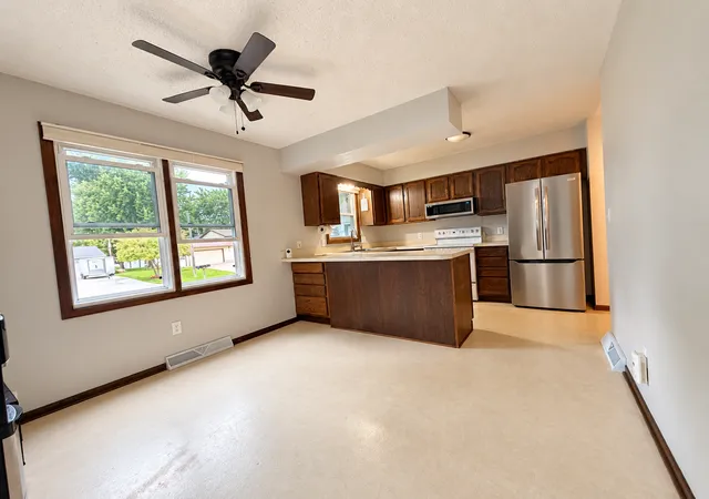 Photo 4 of Sale Pending at 408 17th Avenue NE, Waseca, MN 56093 | MLS# 7147969 | Listing updated on 2026-10-12