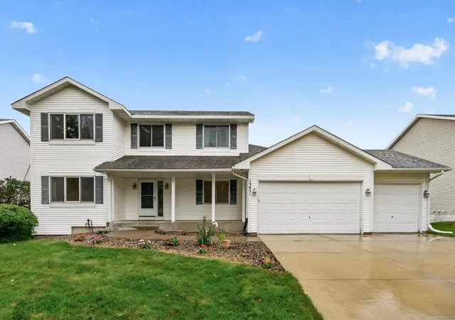 Single family home for sale at 19851 Executive Path, Farmington, MN 55024 | MLS# 7147986