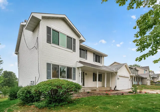 Photo 1 of Single family home for sale at 19851 Executive Path, Farmington, MN 55024 | MLS# 7147986 | Listing updated on 2026-09-24