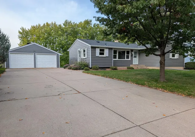 Photo 2 of Sale Pending at 878 Hadley Ln N, Saint Paul, MN 55128 | MLS# 7147987 | Listing updated on 2026-10-16