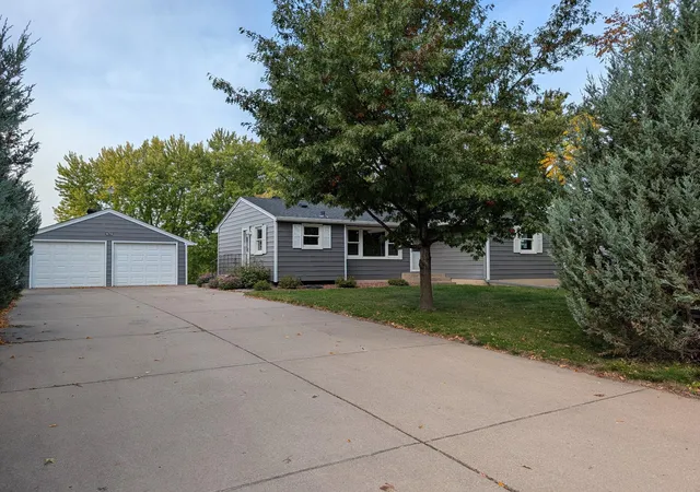 Photo 3 of Sale Pending at 878 Hadley Ln N, Saint Paul, MN 55128 | MLS# 7147987 | Listing updated on 2026-10-16