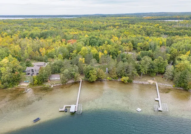 Photo 2 of Single family home for sale at 34838 Deer Path Dr, Deer River, MN 56636 | MLS# 7147994 | Listing updated on 2026-10-01