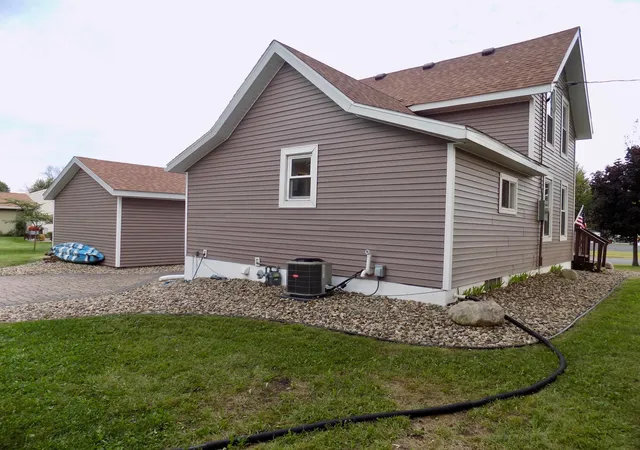 Photo 2 of Single family home for sale at 303 1st Avenue Se, Grand Meadow, MN 55936 | MLS# 7148023 | Listing updated on 2026-10-07