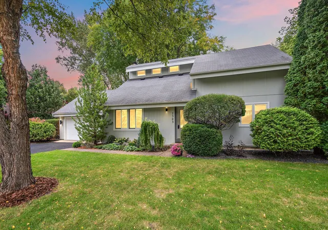 Photo 1 of Single family home for sale at 7303 Green Ridge Dr, Eden Prairie, MN 55346 | MLS# 7148025 | Listing updated on 2026-10-01