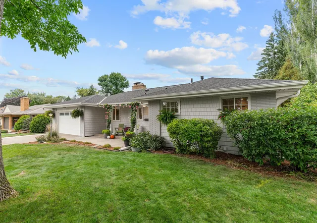 Photo 3 of Sale Pending at 3322 Belden Dr Ne, Minneapolis, MN 55418 | MLS# 7148029 | Listing updated on 2026-10-02