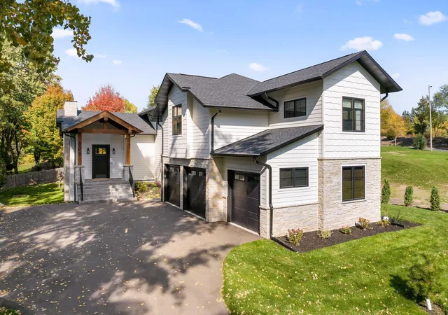 Photo 1 of Single family home for sale at 609 Callahan Pl, Saint Paul, MN 55118 | MLS# 7148034 | Listing updated on 2026-10-20
