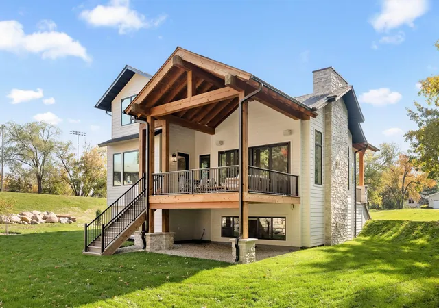 Photo 2 of Single family home for sale at 609 Callahan Pl, Saint Paul, MN 55118 | MLS# 7148034 | Listing updated on 2026-10-20