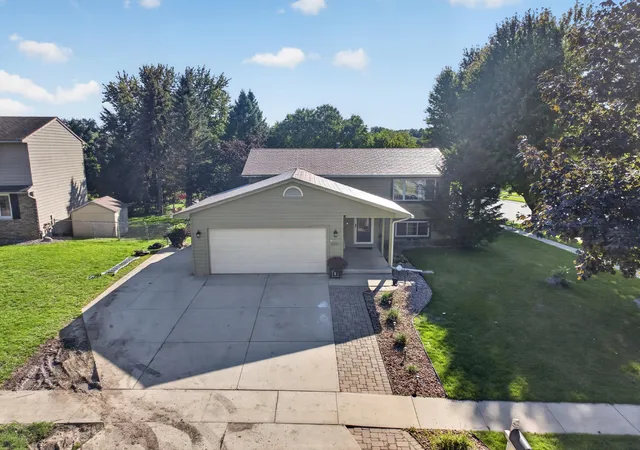 Photo 3 of Single family home for sale at 4340 57th Street NW, Rochester, MN 55901 | MLS# 7148039 | Listing updated on 2026-10-06