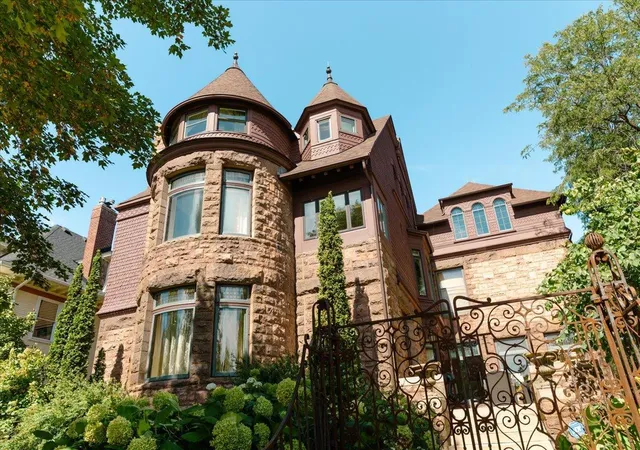 Photo 3 of Mansion for sale at 633 Fairmount Ave, Saint Paul, MN 55105 | MLS# 7148040 | Listing updated on 2026-09-29