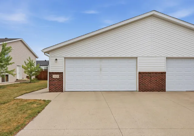 Townhouse for sale at 3424 16th Street S, Moorhead, MN 56560 | MLS# 7148052