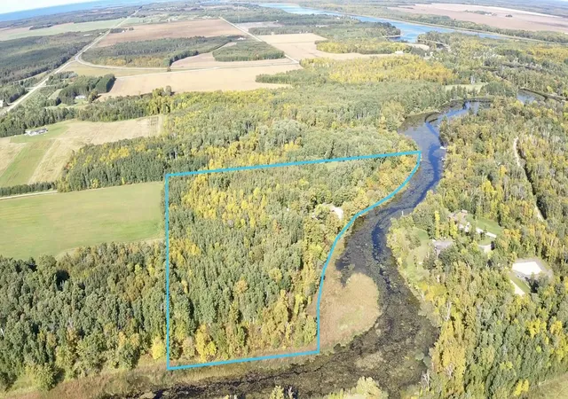 Photo 3 of Single family home for sale at 1398 County Rd 6 NW, Baudette, MN 56623 | MLS# 7148054 | Listing updated on 2026-09-22