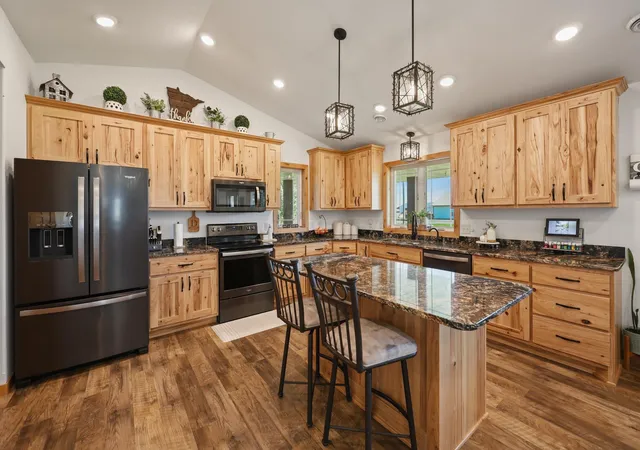 Photo 4 of Single family home for sale at 101 Sunset Dr, Saint Martin, MN 56376 | MLS# 7148055 | Listing updated on 2026-10-01