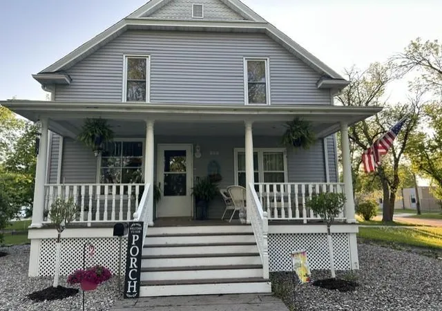Photo 2 of Single family home for sale at 429 8th Street N, Wahpeton, ND 58075 | MLS# 7148057 | Listing updated on 2026-09-22