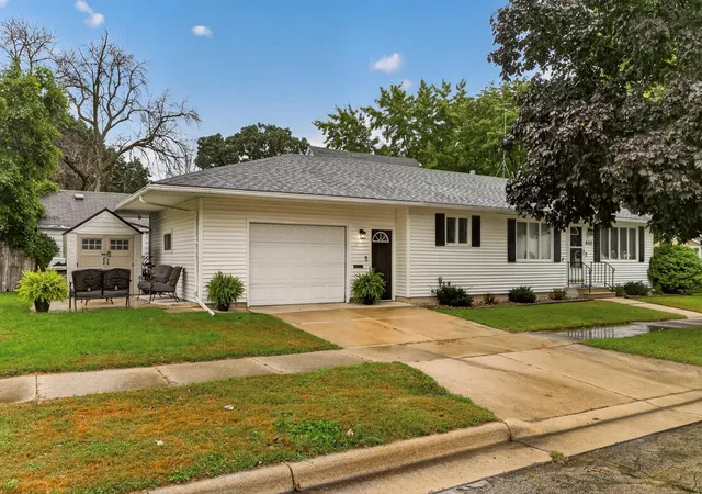 Single family home for sale at 800 6th Street NW, Austin, MN 55912 | MLS# 7148063