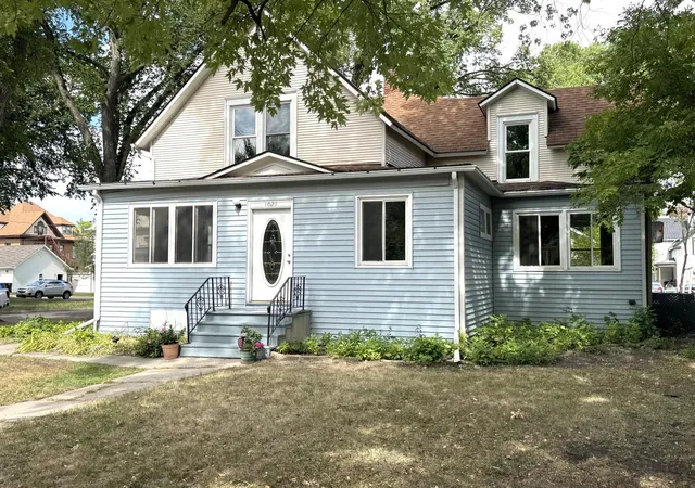 Photo 2 of Multi family home for sale at 1021 4th Avenue S, Fargo, ND 58103 | MLS# 7148068 | Listing updated on 2026-09-23