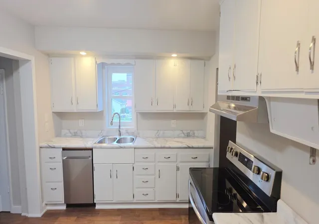 Photo 3 of Single family home for sale at 416 4th Avenue SW, Chisholm, MN 55719 | MLS# 7148070 | Listing updated on 2026-09-30