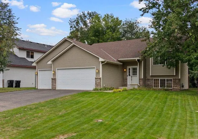 Photo 1 of Single family home for sale at 23611 Flora Ct Nw, Saint Francis, MN 55070 | MLS# 7148073 | Listing updated on 2026-09-30