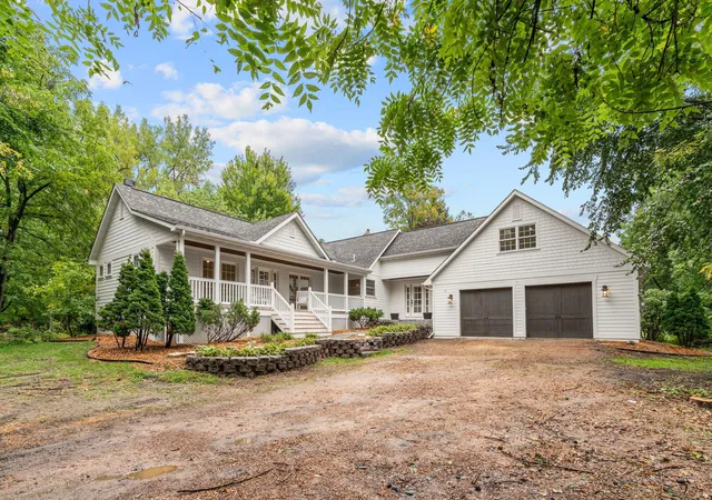 Photo 3 of Single family home for sale at 5735 Grant Lorenz Rd, Excelsior, MN 55331 | MLS# 7148093 | Listing updated on 2026-09-30