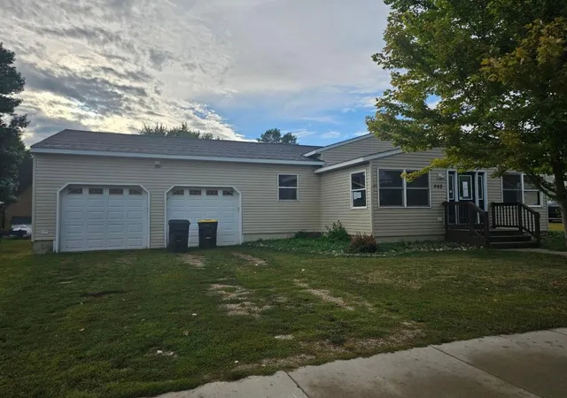 Single family home for sale at 203 Euclid Ave, Milroy, MN 56263 | MLS# 7148104