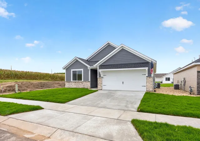 Photo 2 of Single family home for sale at 1804 Dale Pl Se, Pine Island, MN 55963 | MLS# 7148125 | Listing updated on 2026-09-28