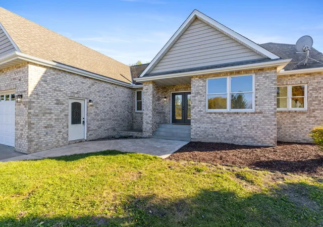 Photo 1 of Single family home for sale at 3731 Rush Lake Rd, Rush City, MN 55069 | MLS# 7148128 | Listing updated on 2026-09-26