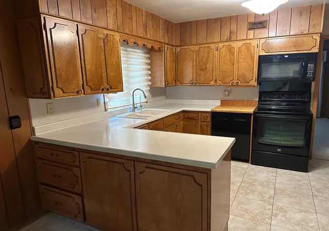 Photo 4 of Single family home for sale at 425 Hollett St, Tracy, MN 56175 | MLS# 7148129 | Listing updated on 2026-09-26