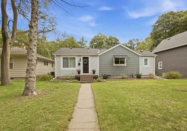 Photo 2 of Single family home for sale at 808 5th Avenue Se, Saint Cloud, MN 56304 | MLS# 7148135 | Listing updated on 2026-09-23