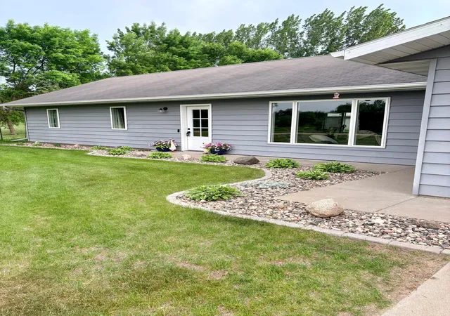 Photo 4 of Single family home for sale at 28169 Meadow Dr, Detroit Lakes, MN 56501 | MLS# 7148138 | Listing updated on 2026-09-22