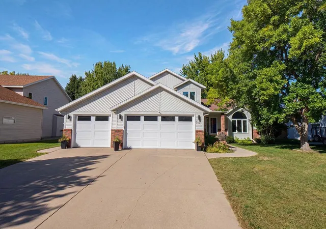 Photo 2 of Single family home for sale at 3101 37 1/2 Ave S, Fargo, ND 58104 | MLS# 7148140 | Listing updated on 2026-10-08