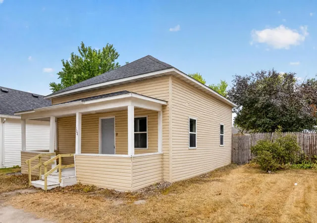 Photo 2 of Single family home for sale at 104 2nd Street Ne, Barnesville, MN 56514 | MLS# 7148150 | Listing updated on 2026-10-08
