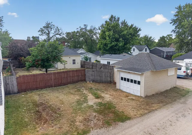 Photo 3 of Single family home for sale at 104 2nd Street Ne, Barnesville, MN 56514 | MLS# 7148150 | Listing updated on 2026-10-08