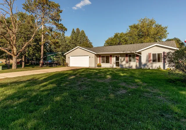 Photo 4 of Single family home for sale at 31060 Pine St, Pequot Lakes, MN 56472 | MLS# 7148155 | Listing updated on 2026-10-09