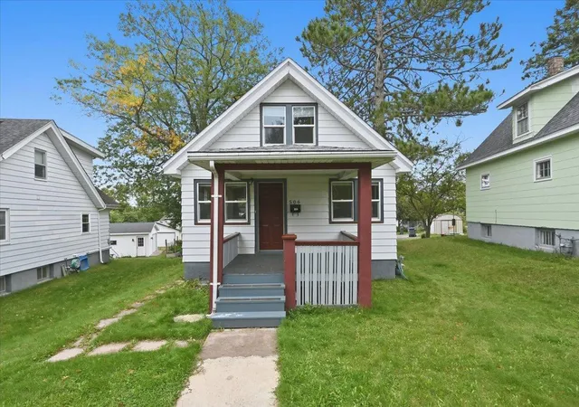 Photo 1 of Single family home for sale at 506 Sparkman Ave, Duluth, MN 55803 | MLS# 7148172 | Listing updated on 2026-09-22