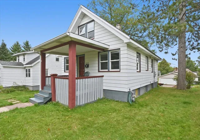 Photo 2 of Single family home for sale at 506 Sparkman Ave, Duluth, MN 55803 | MLS# 7148172 | Listing updated on 2026-09-22
