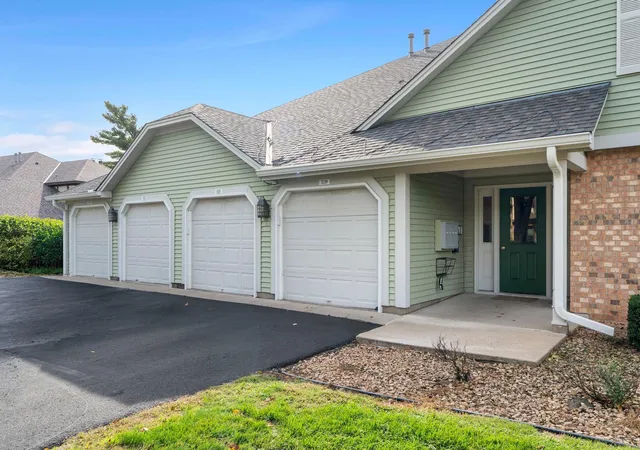 Photo 2 of Condo for sale at 5137 Balmoral Ln, Minneapolis, MN 55437 | MLS# 7148178 | Listing updated on 2026-10-10