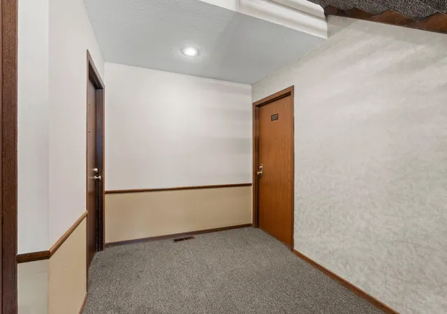 Listing Photo 4 - Condo for sale in building located at 5137 Balmoral Ln, Minneapolis, MN 55437