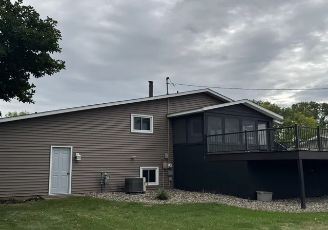 Photo 2 of Sale Pending at 134 Cannon View Dr, Red Wing, MN 55066 | MLS# 7148189 | Listing updated on 2026-09-29