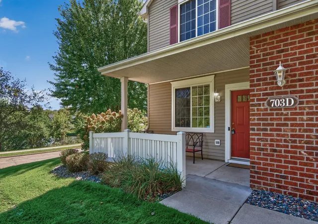 Photo 3 of Single family home for sale at 703 Maple Hills Dr #D, Saint Paul, MN 55117 | MLS# 7148190 | Listing updated on 2026-10-03