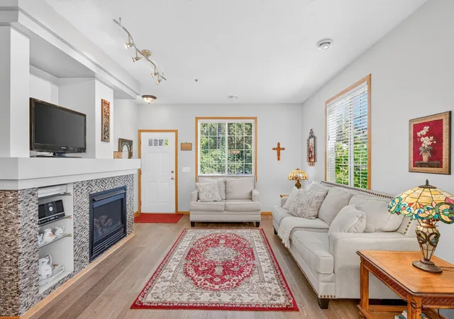 Photo 4 of Single family home for sale at 703 Maple Hills Dr #D, Saint Paul, MN 55117 | MLS# 7148190 | Listing updated on 2026-10-03