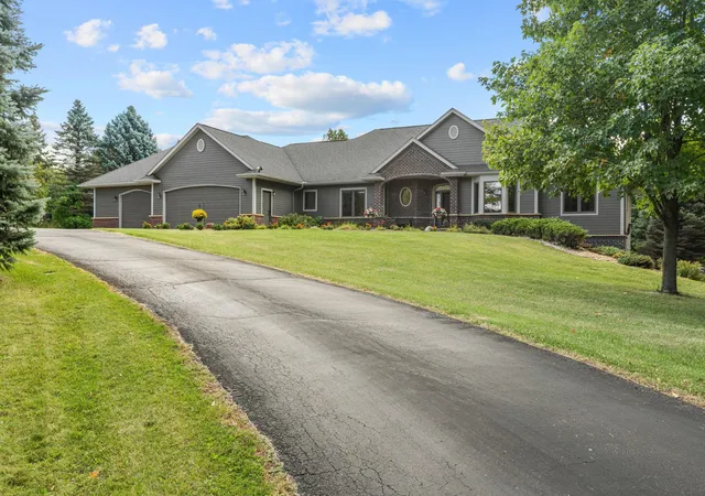 Photo 2 of Single family home for sale at 1006 105th Street W, Inver Grove Heights, MN 55077 | MLS# 7148191 | Listing updated on 2026-10-09
