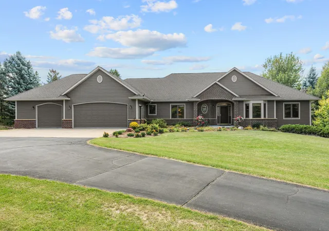 Photo 3 of Single family home for sale at 1006 105th Street W, Inver Grove Heights, MN 55077 | MLS# 7148191 | Listing updated on 2026-10-09